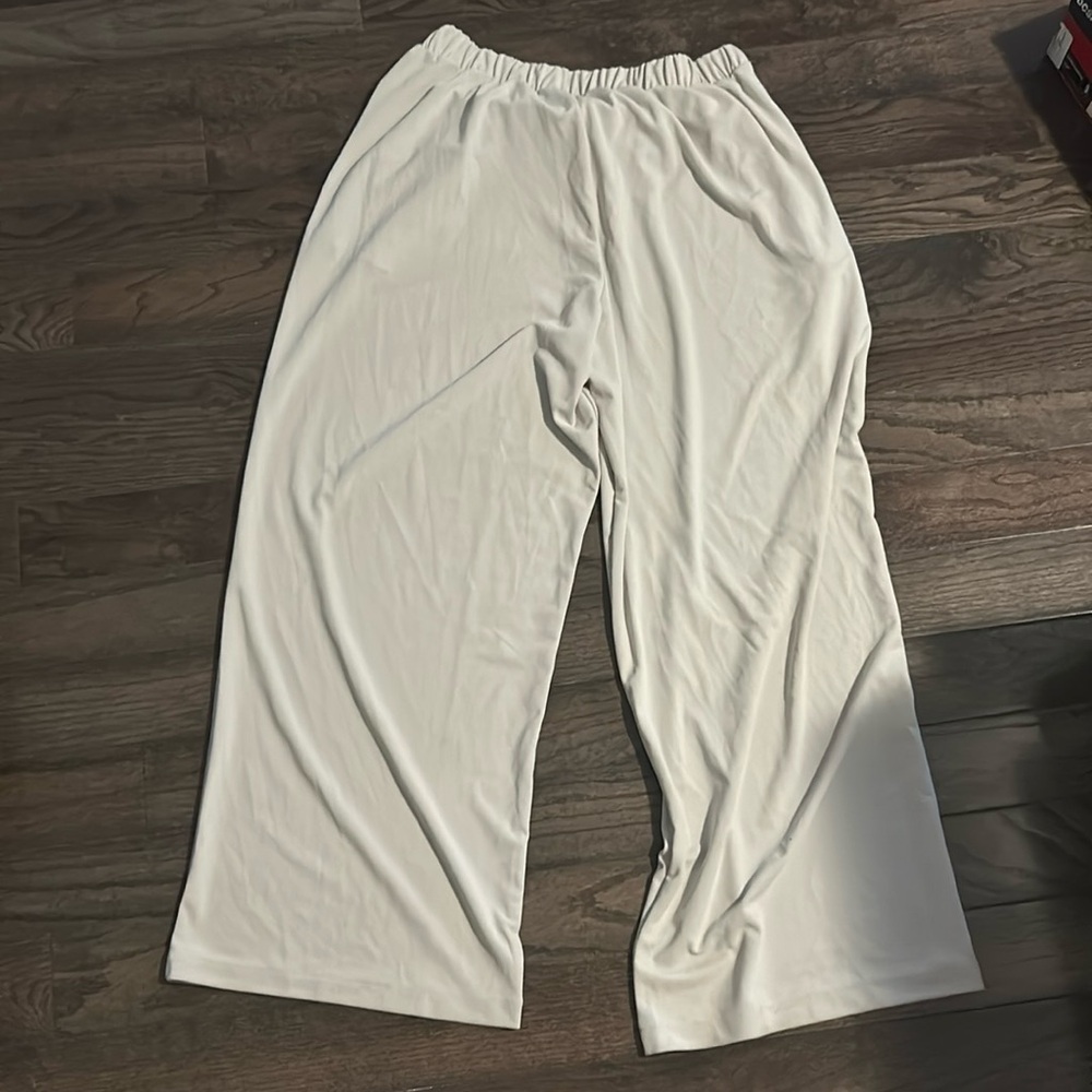 UNIQLO White Dress Pant